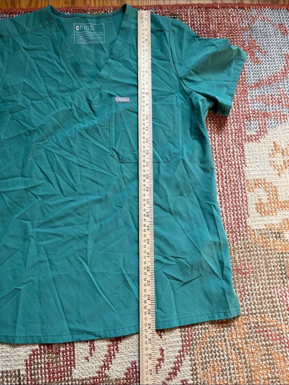 FIGS Catarina One Pocket Scrub Top FREEx Green Size M EUC Medical Uniform